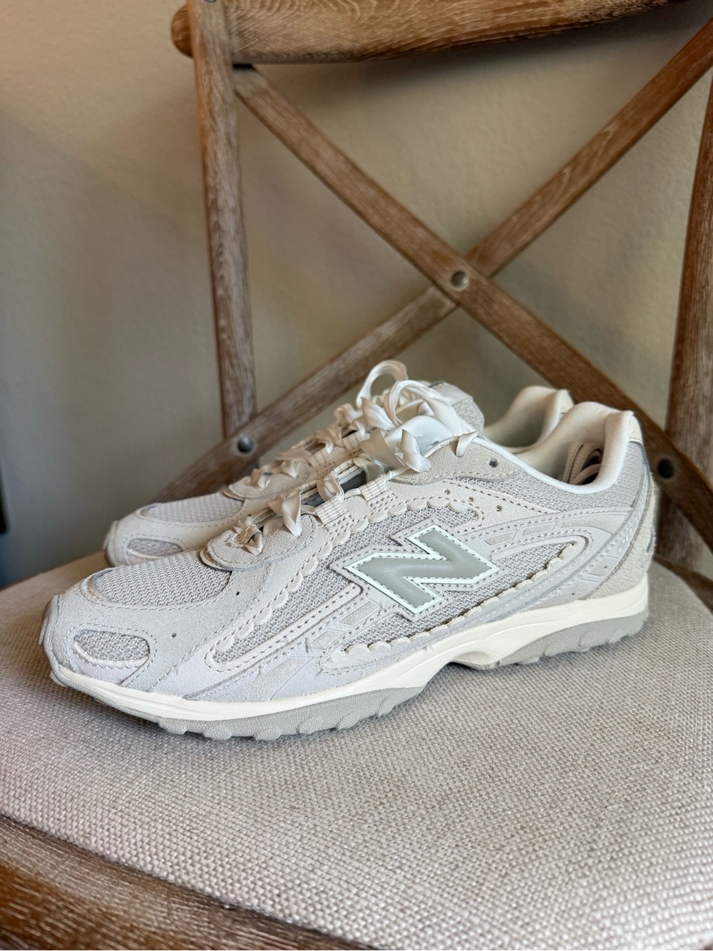 New Balance 204L Satin Sneakers